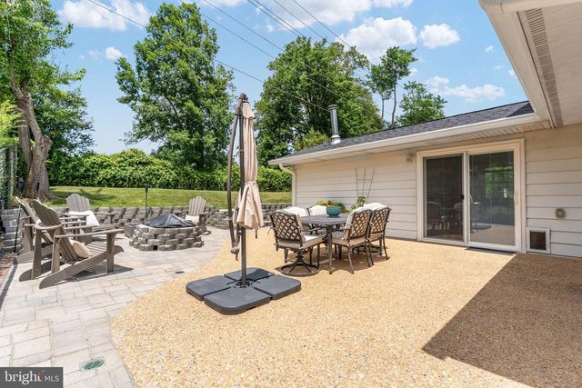 1009 S IRONWOOD RD, Sterling, VA 20164