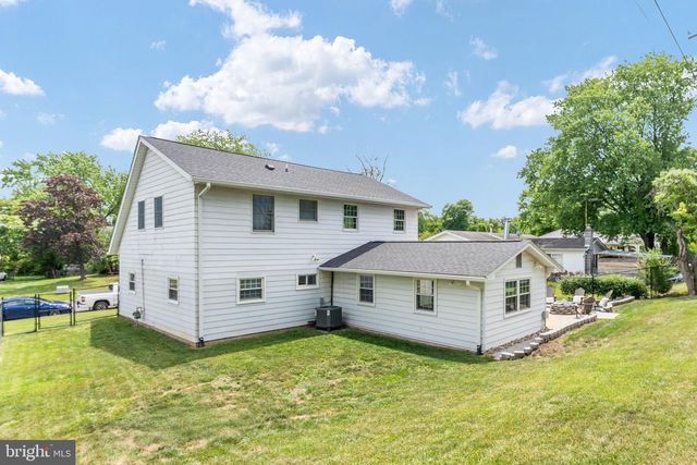 1009 S IRONWOOD RD, Sterling, VA 20164