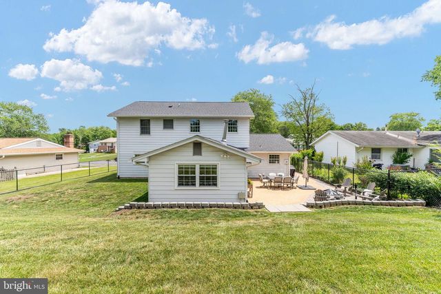 1009 S IRONWOOD RD, Sterling, VA 20164