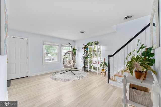 1009 S IRONWOOD RD, Sterling, VA 20164