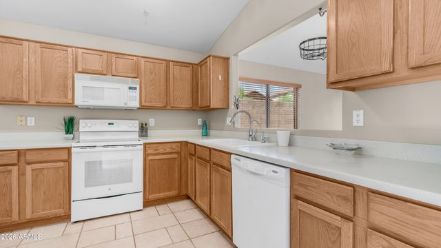 10420 E SALT BUSH Drive, Scottsdale, AZ 85255