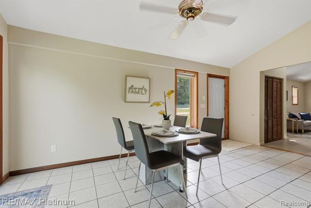 15921 W M 36, Pinckney, MI 48169