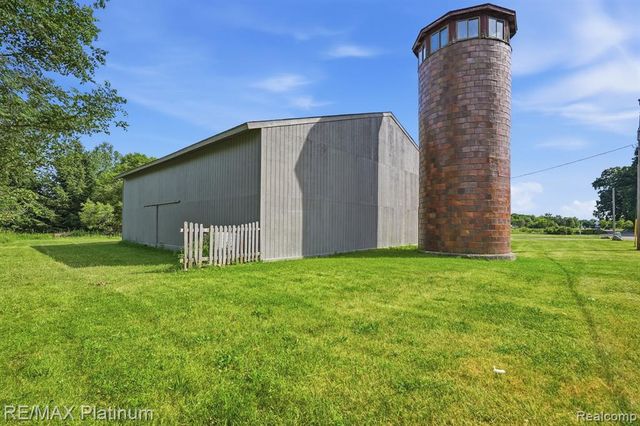 15921 W M 36, Pinckney, MI 48169