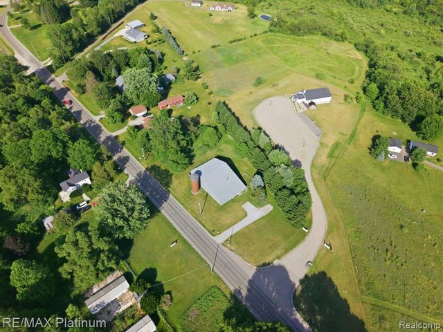 15921 W M 36, Pinckney, MI 48169