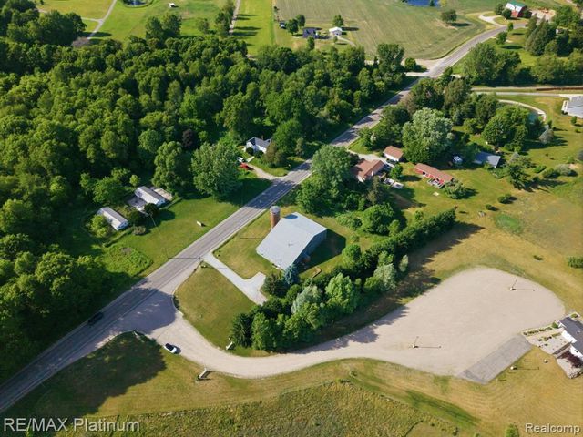 15921 W M 36, Pinckney, MI 48169