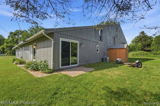 15921 W M 36, Pinckney, MI 48169
