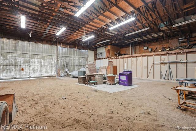 15921 W M 36, Pinckney, MI 48169