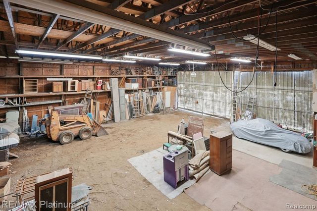 15921 W M 36, Pinckney, MI 48169