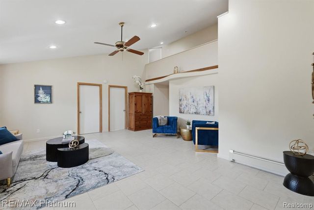15921 W M 36, Pinckney, MI 48169