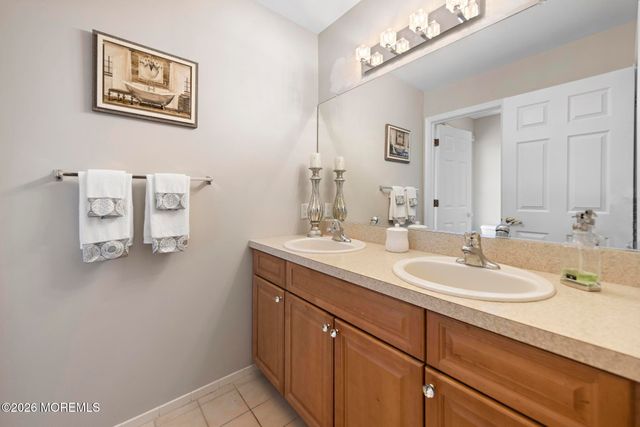 87 E Parsonage Way, Manalapan, NJ 07726