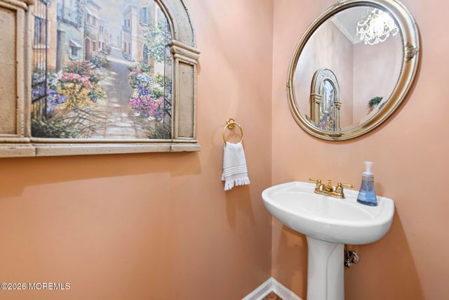 87 E Parsonage Way, Manalapan, NJ 07726