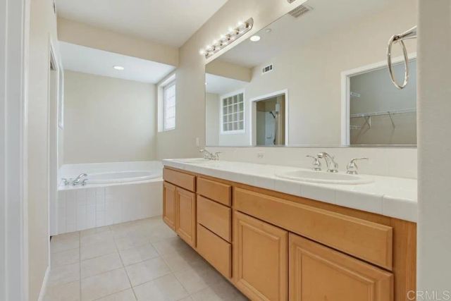823 Kalpati Cir 201, Carlsbad, CA 92008
