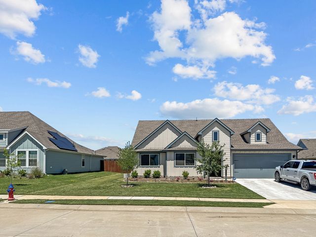 742 Buttercup Drive, Pilot Point, TX 76258
