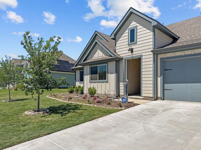 742 Buttercup Drive, Pilot Point, TX 76258
