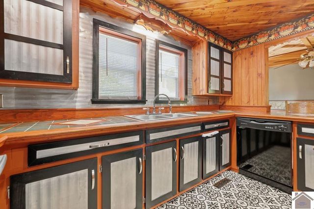70 BM Blankenship LN, Benton, KY 42025