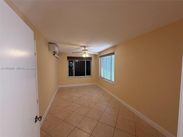 2271 SW 30th Ter, Fort Lauderdale, FL 33312