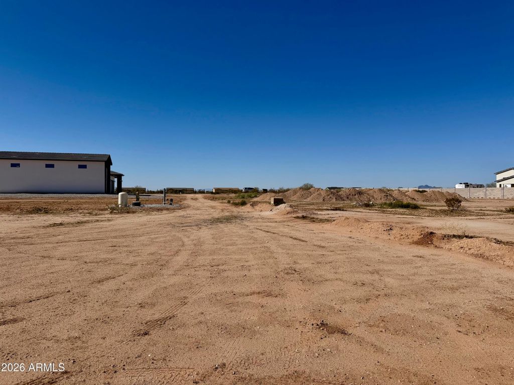 Image 10 of property listing at 240XX W Beacon Lane 3, Wittmann, AZ 85361