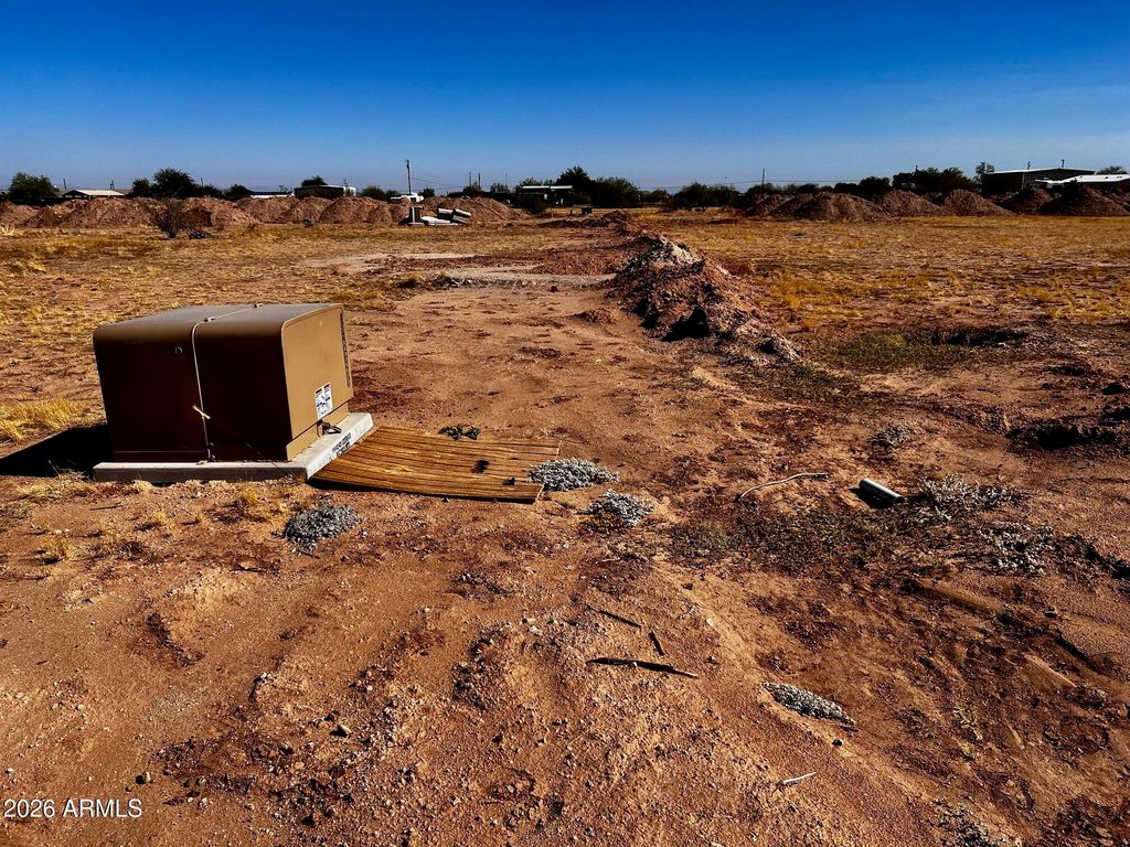 Image 11 of property listing at 240XX W Beacon Lane 3, Wittmann, AZ 85361