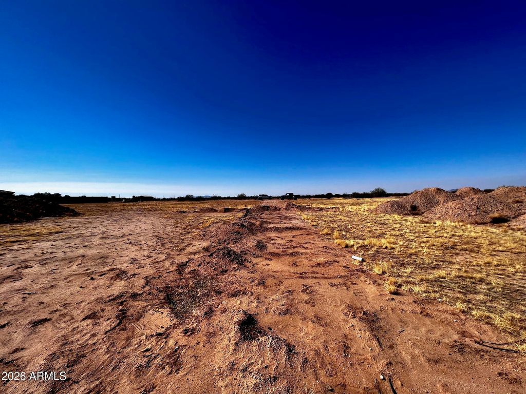 Image 12 of property listing at 240XX W Beacon Lane 3, Wittmann, AZ 85361