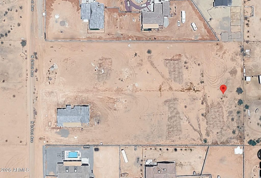 Image 13 of property listing at 240XX W Beacon Lane 3, Wittmann, AZ 85361