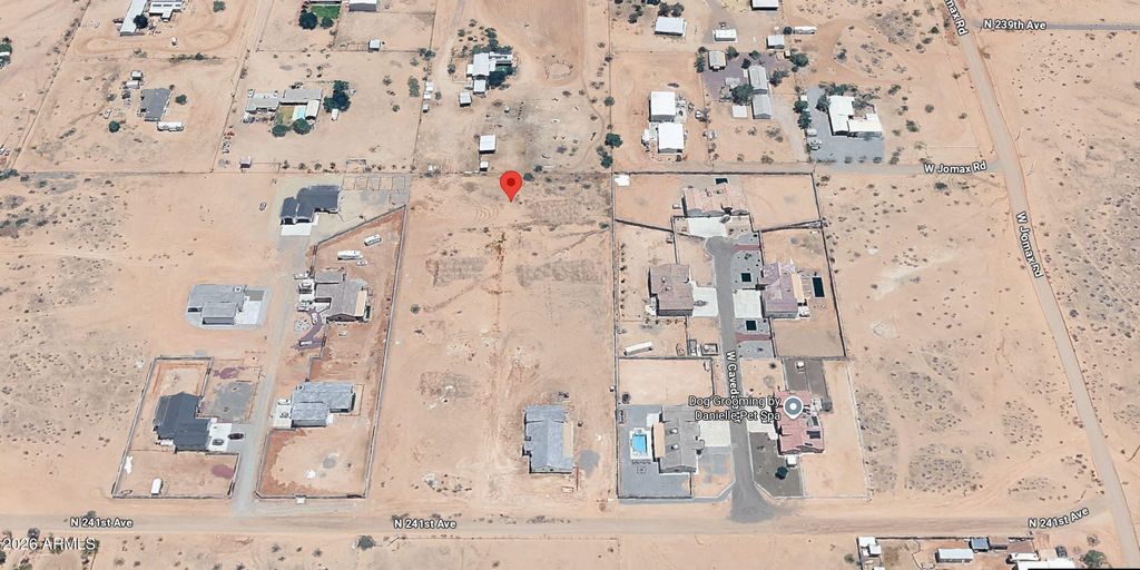 Image 5 of property listing at 240XX W Beacon Lane 3, Wittmann, AZ 85361