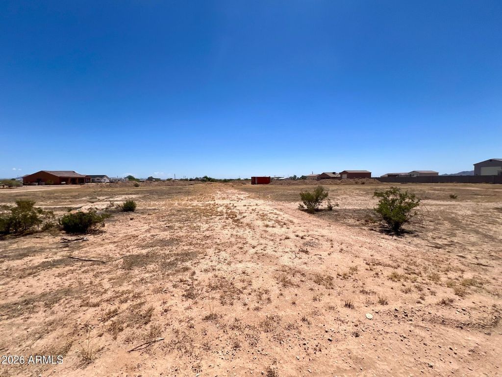 Image 8 of property listing at 240XX W Beacon Lane 3, Wittmann, AZ 85361