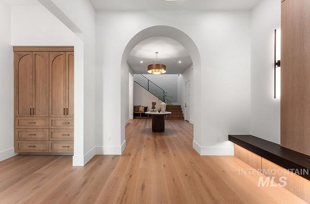 2432 S Globe Lane, Boise, ID 83716