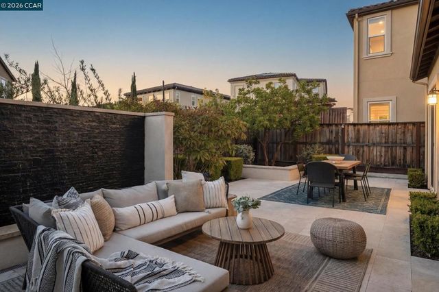 1150 1150 Trumpet Vine Ln, San Ramon, CA 94582