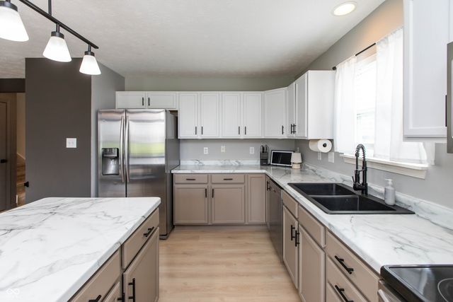 11654 Eldridge Drive, Indianapolis, IN 46235