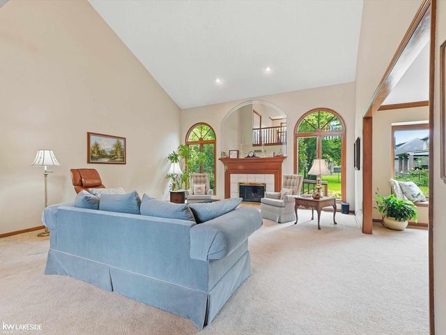 8825 Grace Street, Shelby Twp, MI 48317
