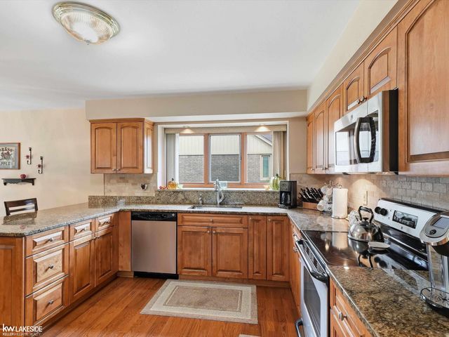 8825 Grace Street, Shelby Twp, MI 48317