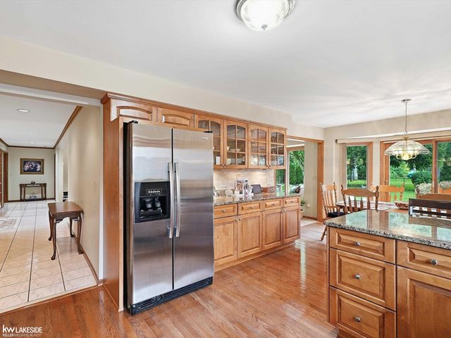 8825 Grace Street, Shelby Twp, MI 48317