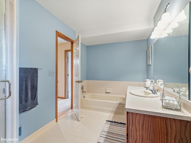 8825 Grace Street, Shelby Twp, MI 48317