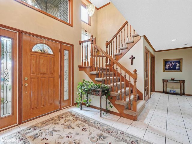 8825 Grace Street, Shelby Twp, MI 48317