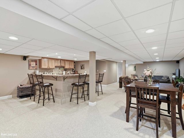 8825 Grace Street, Shelby Twp, MI 48317