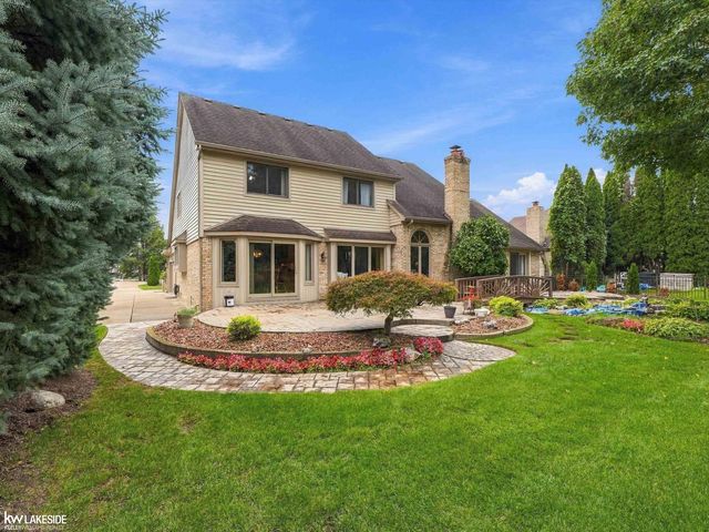 8825 Grace Street, Shelby Twp, MI 48317