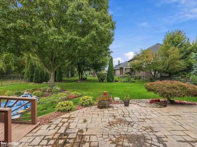 8825 Grace Street, Shelby Twp, MI 48317