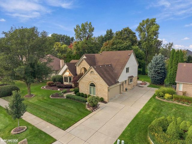 8825 Grace Street, Shelby Twp, MI 48317