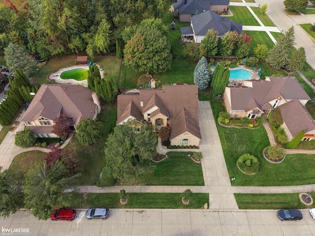 8825 Grace Street, Shelby Twp, MI 48317