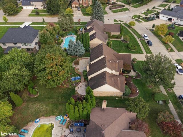 8825 Grace Street, Shelby Twp, MI 48317