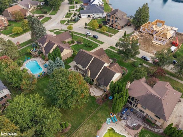 8825 Grace Street, Shelby Twp, MI 48317