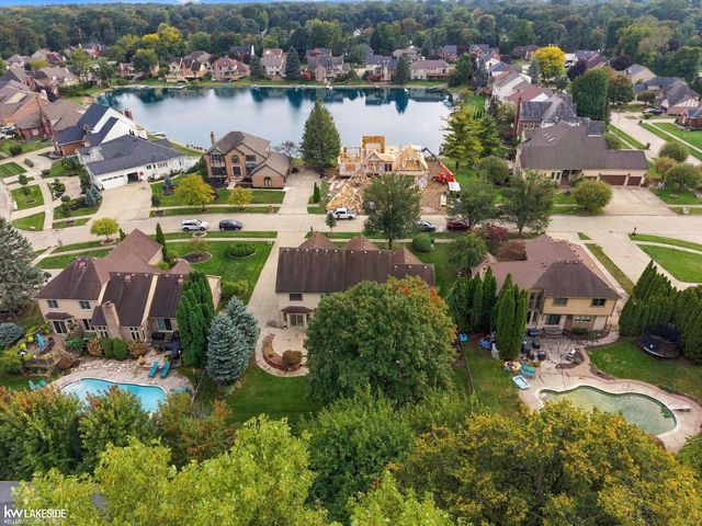 8825 Grace Street, Shelby Twp, MI 48317