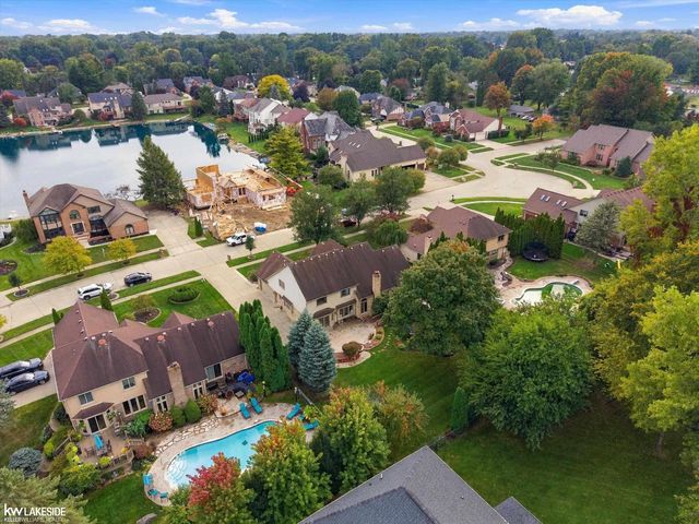 8825 Grace Street, Shelby Twp, MI 48317