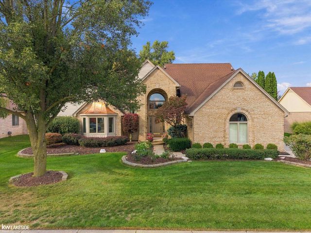 8825 Grace Street, Shelby Twp, MI 48317