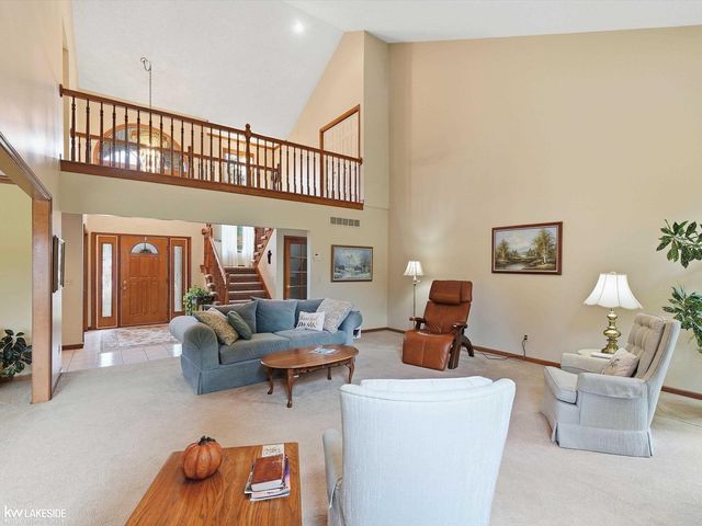 8825 Grace Street, Shelby Twp, MI 48317