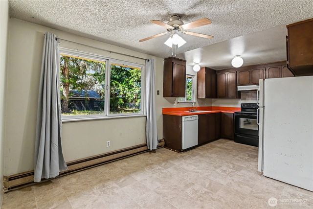 7913 4th Court SE, Lacey, WA 98503
