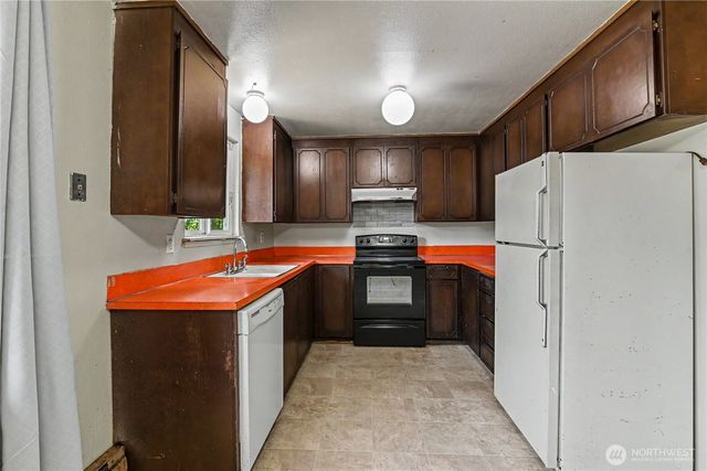 7913 4th Court SE, Lacey, WA 98503