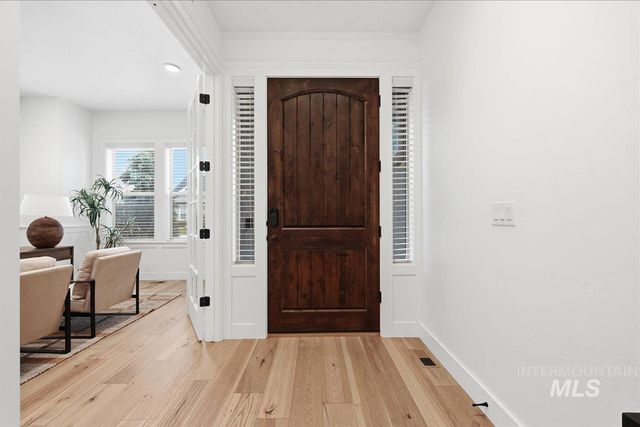 3811 E Darlington Dr, Meridian, ID 83642