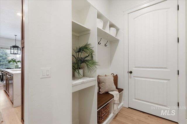 3811 E Darlington Dr, Meridian, ID 83642