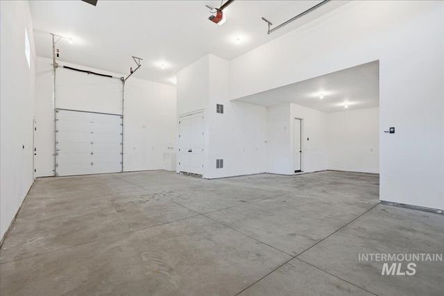 3811 E Darlington Dr, Meridian, ID 83642